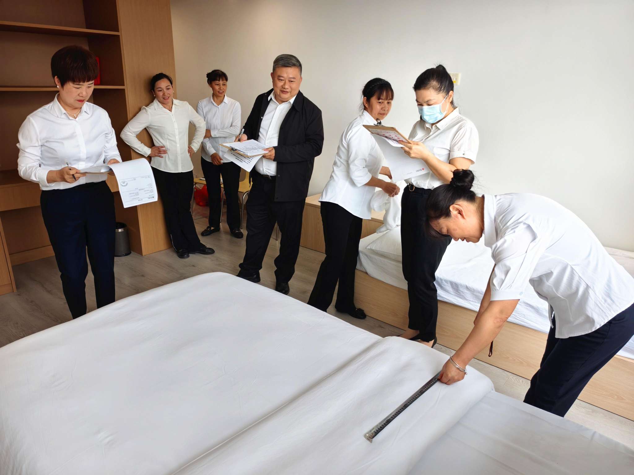 匠心淬煉品質(zhì) 技能賦能服務(wù)｜贛州銀行海天大廈住宿部開(kāi)展技能大練兵